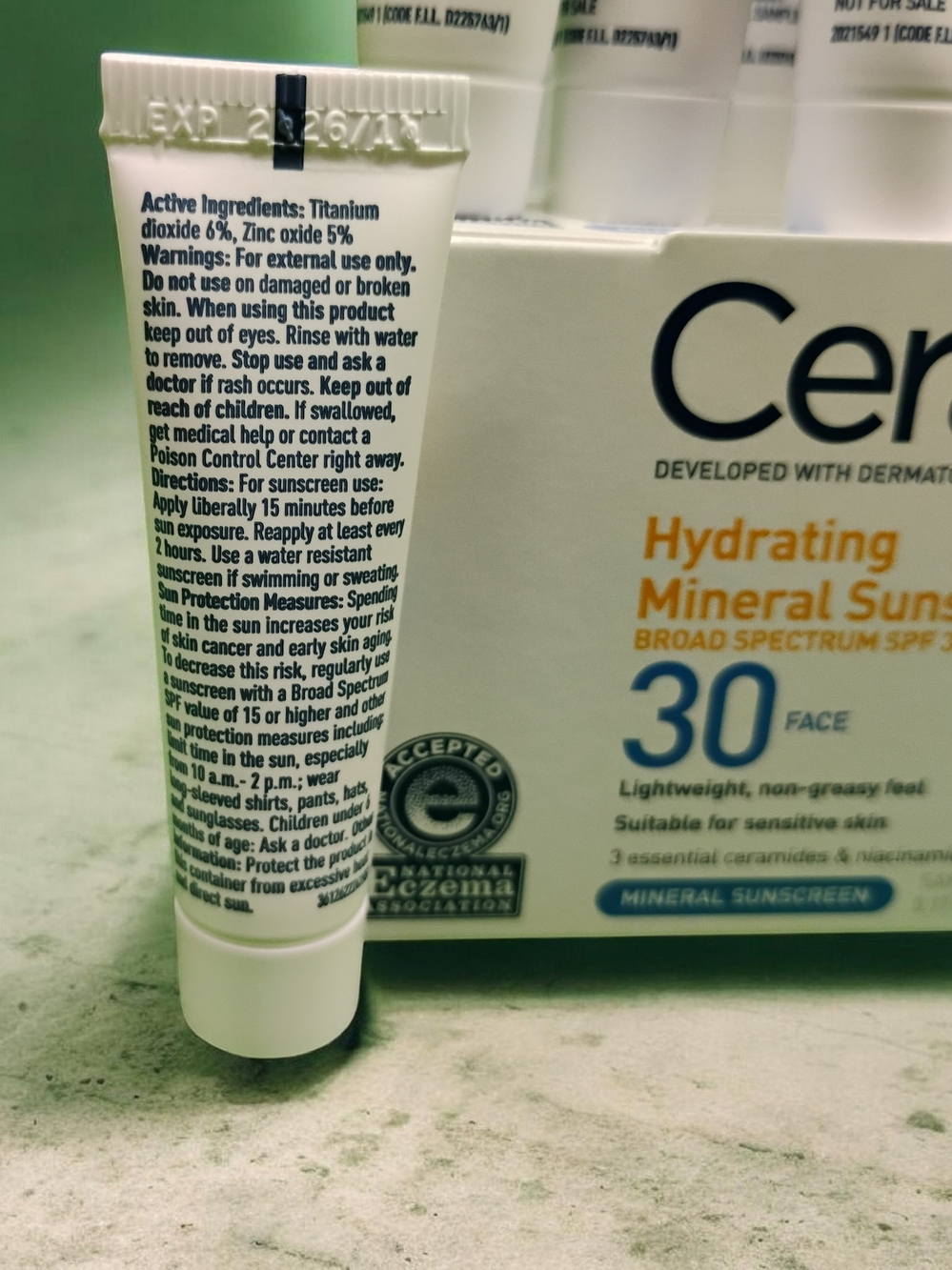 Cera ve Hydrating Mineral Sunscreen SPF 30 - 15 Count: Expires 10-26 2.55 Fl Oz